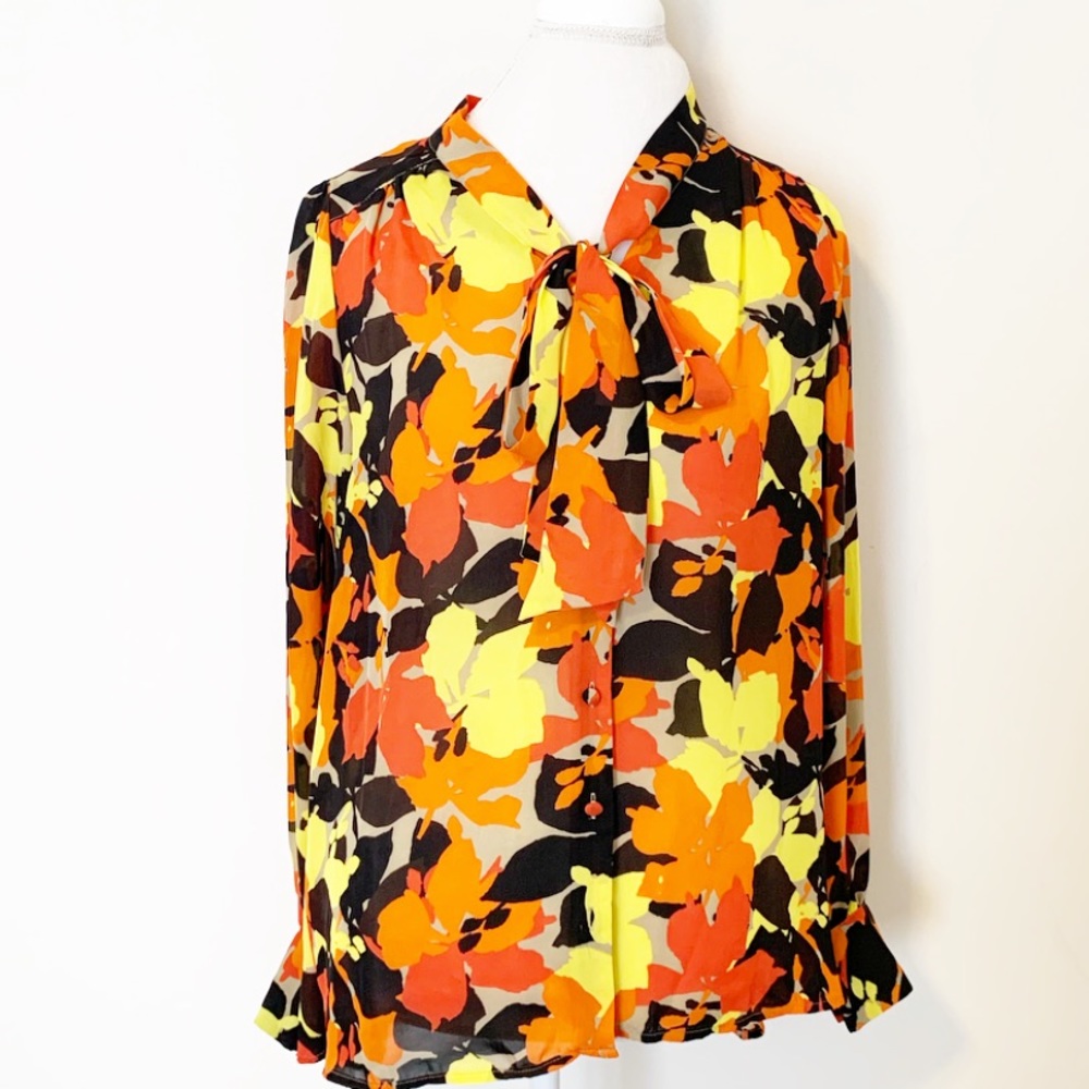 Vince Camuto floral patterned tie neck blouse M